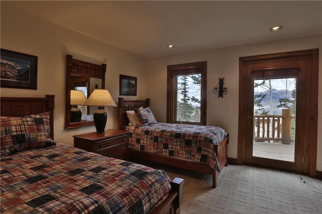 Sundance Grand Overlook Telluride Room photo